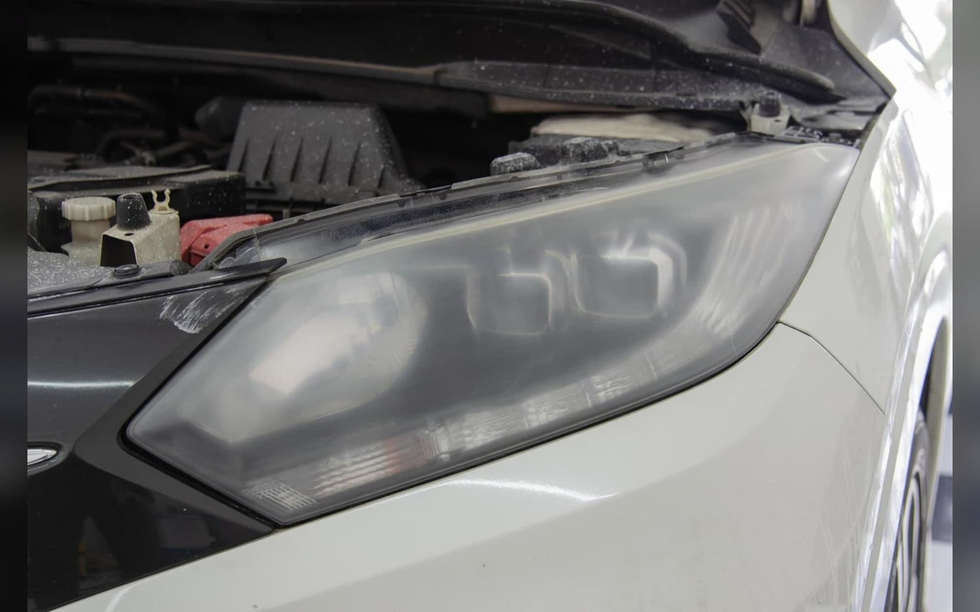 Prieš: Žibintų atnaujinimas - VW Golf